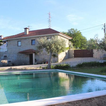 Bernardes House Guest House Castelo de Paiva Bagian luar foto
