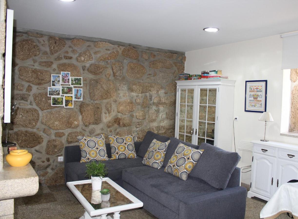 Bernardes House Guest House Castelo de Paiva Bagian luar foto