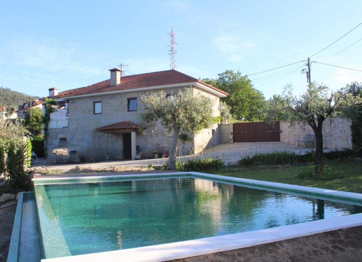 Bernardes House Guest House Castelo de Paiva Bagian luar foto
