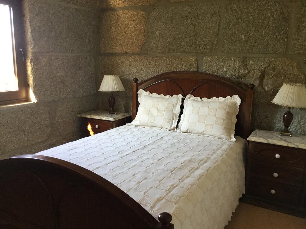 Bernardes House Guest House Castelo de Paiva Bagian luar foto