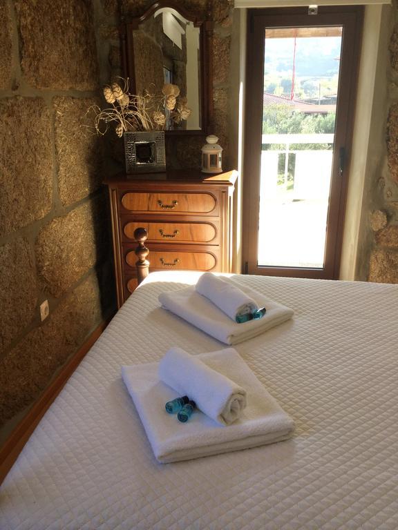 Bernardes House Guest House Castelo de Paiva Bagian luar foto