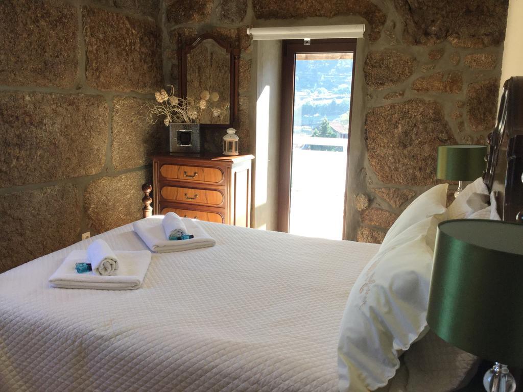 Bernardes House Guest House Castelo de Paiva Bagian luar foto