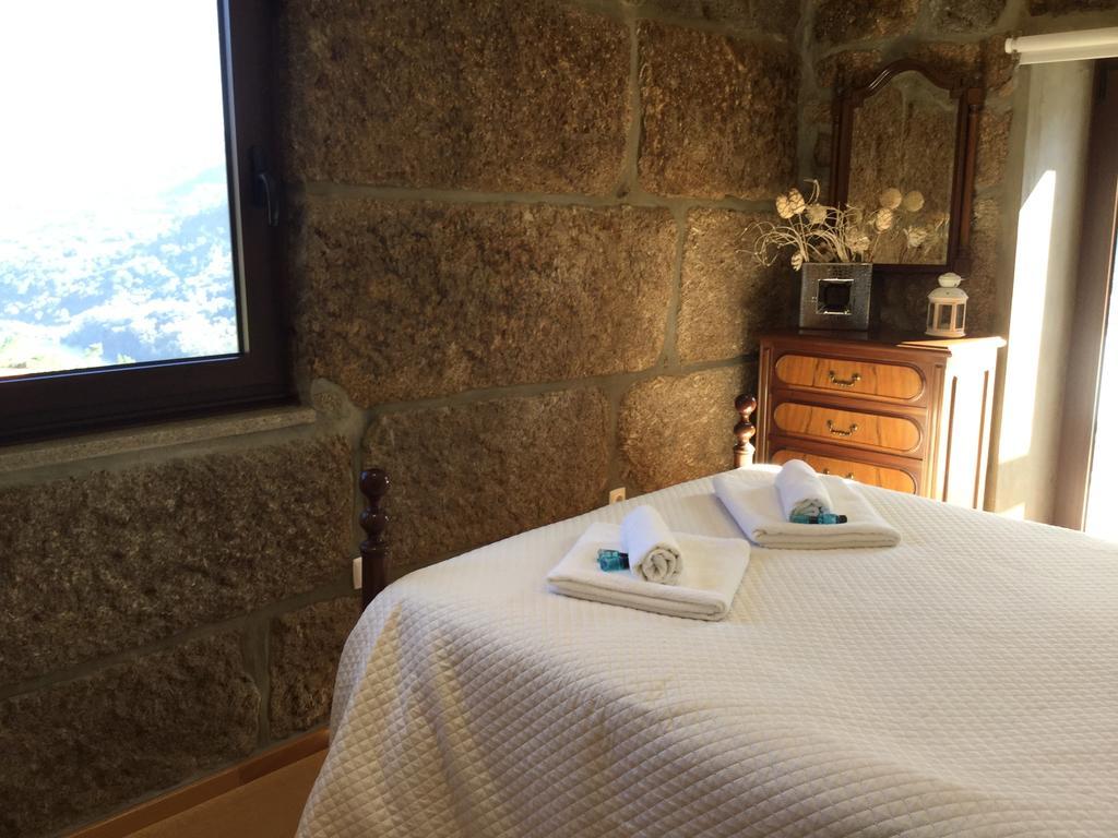 Bernardes House Guest House Castelo de Paiva Bagian luar foto
