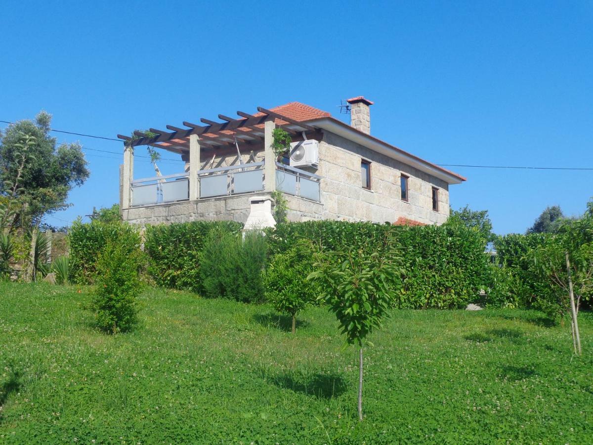 Bernardes House Guest House Castelo de Paiva Bagian luar foto